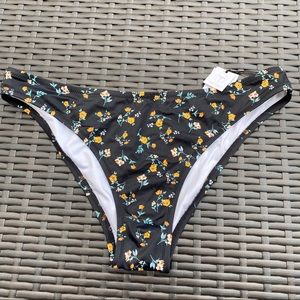 Shade & Shore Bottom Black w/Orange Flowers Large